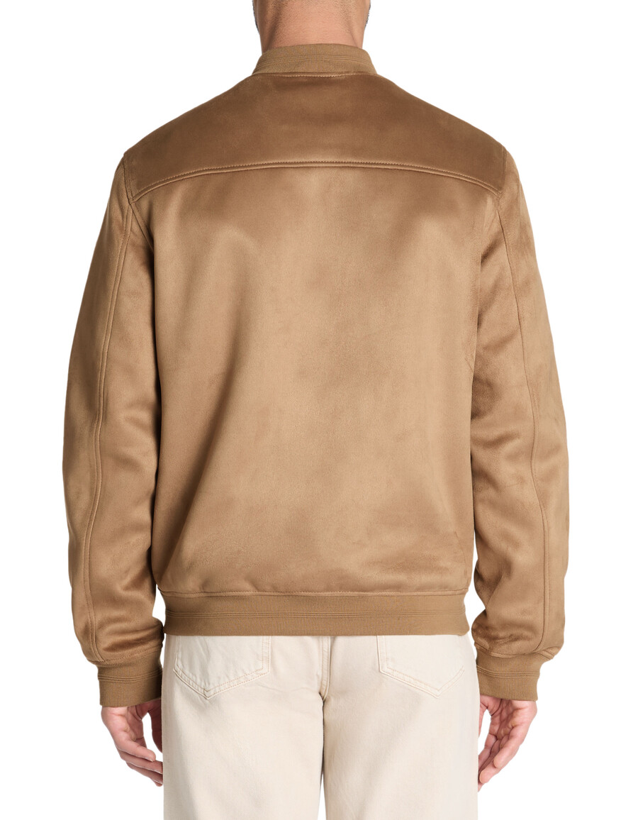 chaqueta con cuello de bombardero