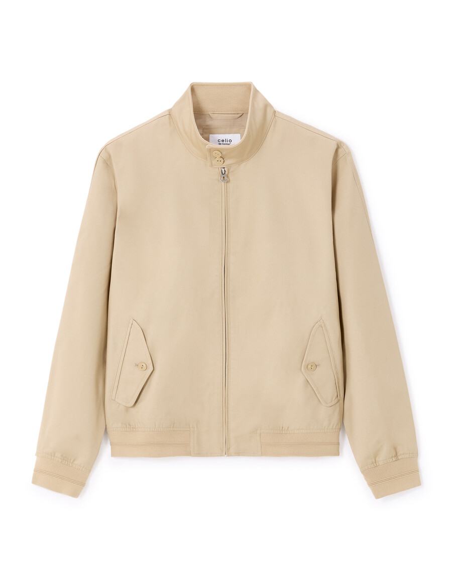 chaqueta de cuello alto
