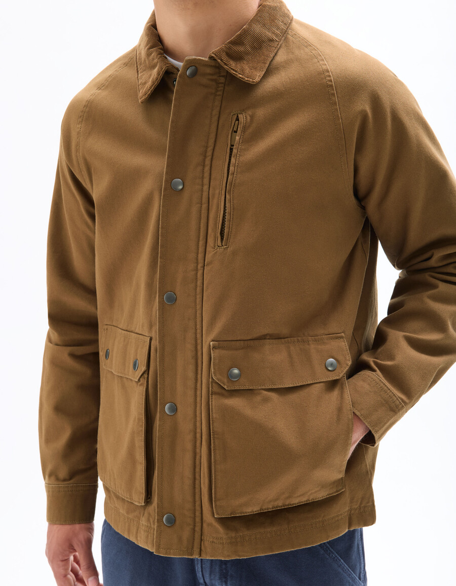 chaqueta multibolsillos con cuello de terciopelo