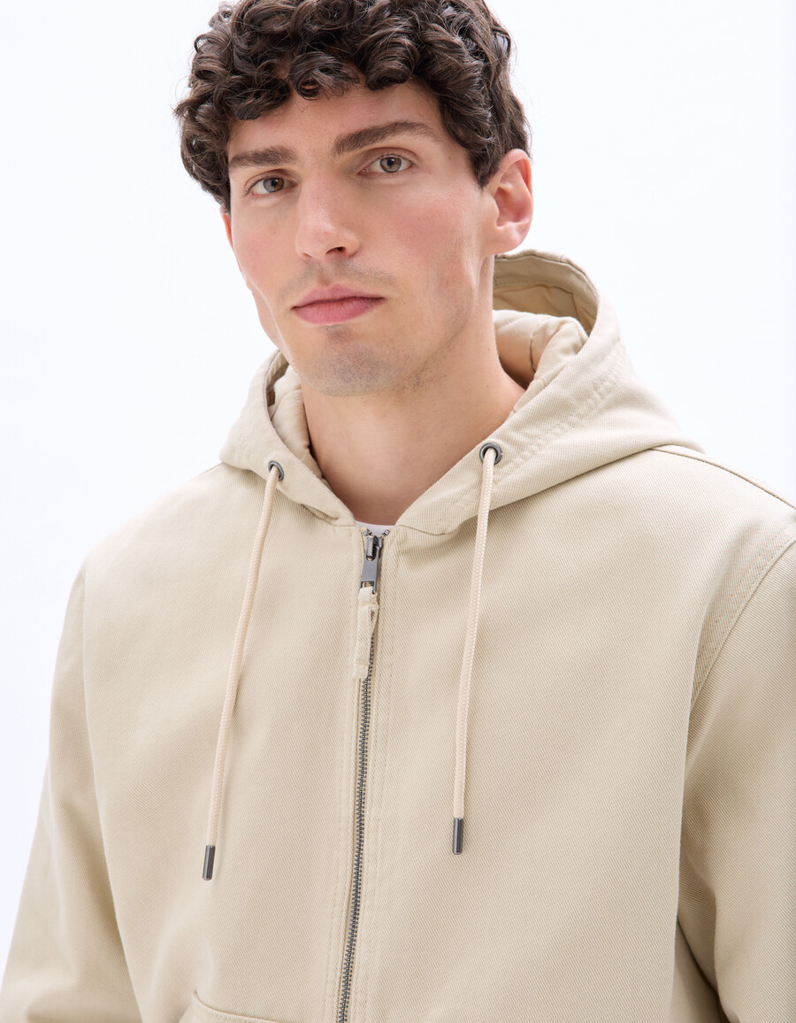 chaqueta con capucha