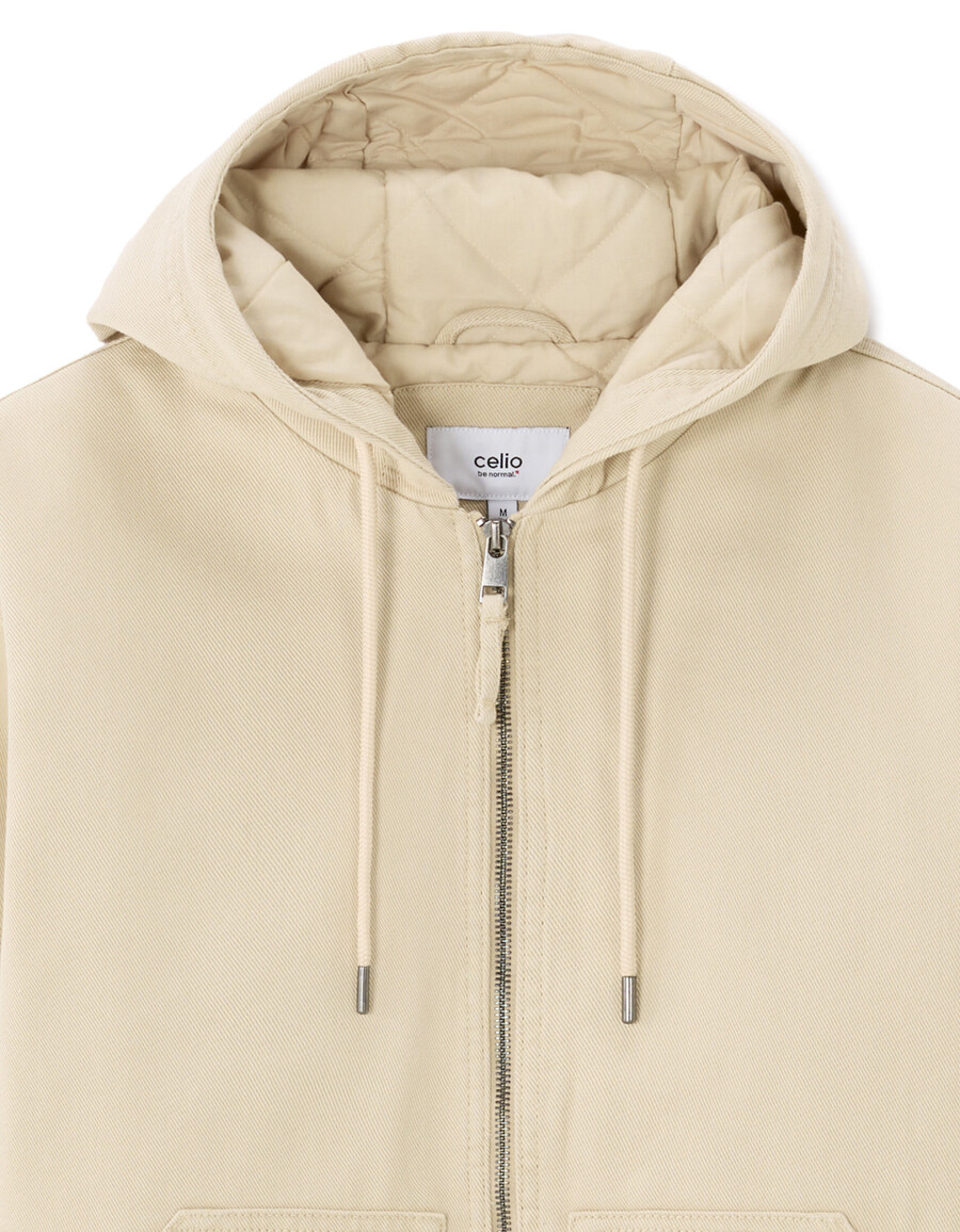 chaqueta con capucha