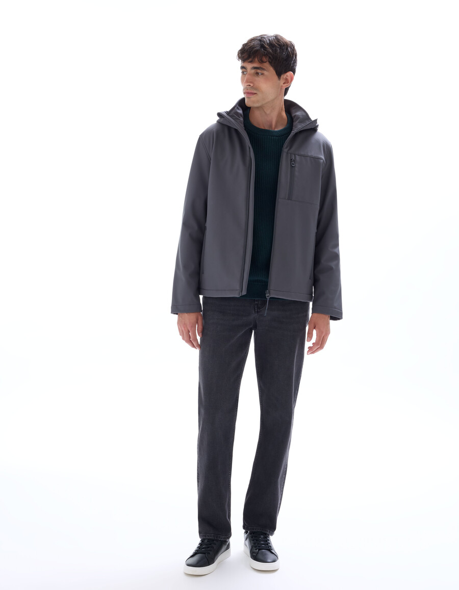chaqueta softshell con capucha