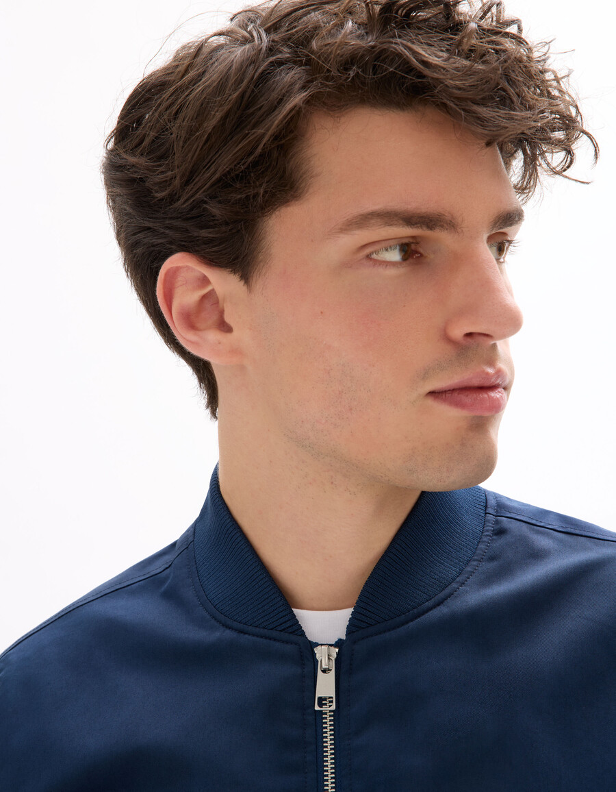 chaqueta bomber ligera