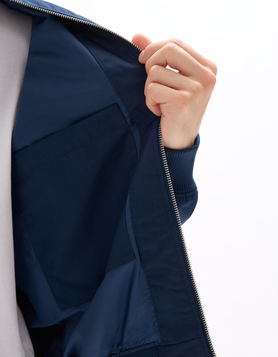 chaqueta bomber ligera