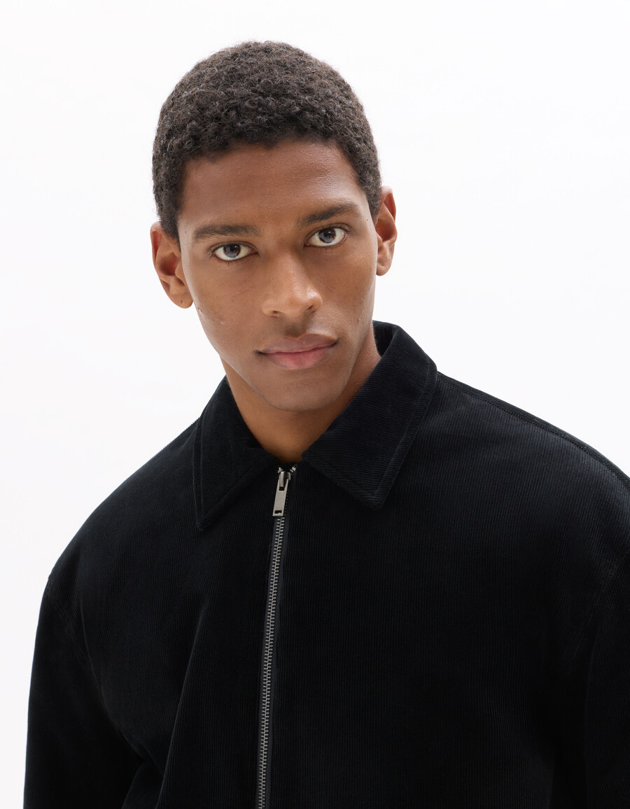 chaqueta de pana negra con cuello camisero