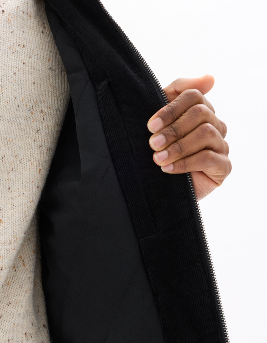 chaqueta de pana negra con cuello camisero