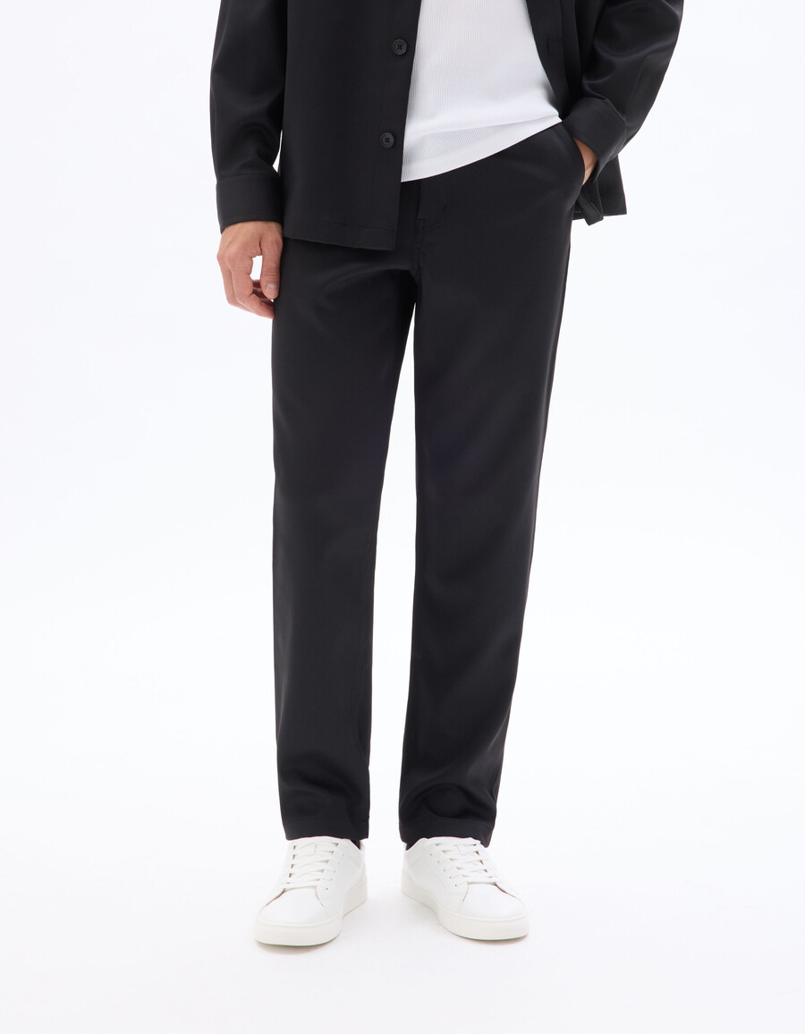 pantalones chinos rectos y lisos