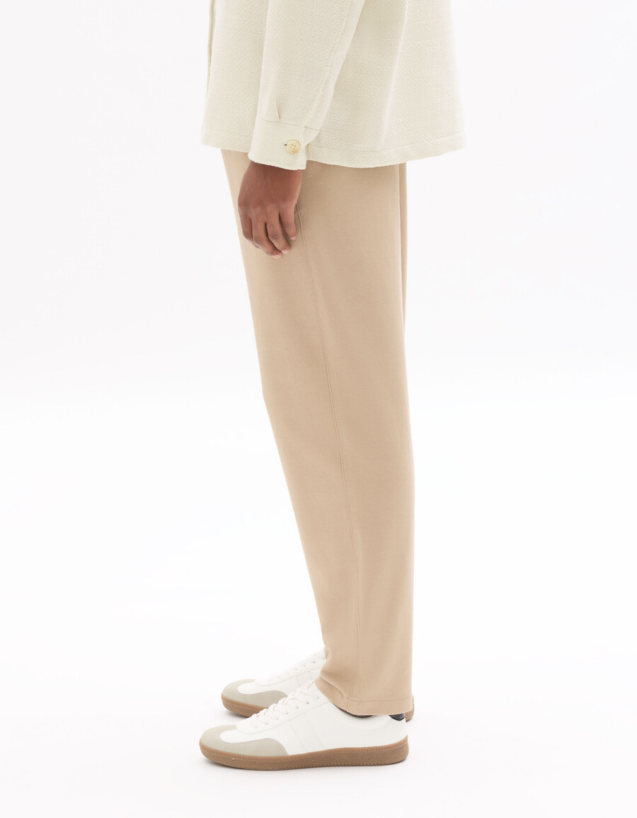 pantalones chinos de punto de corte entallado