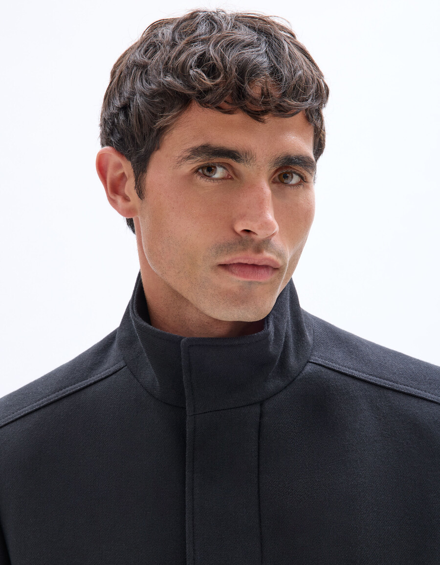 abrigo largo con cuello mandarín