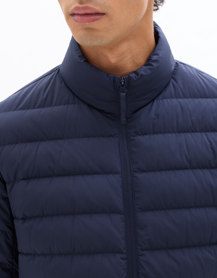 chaqueta ligera de plumón downwarm con mangas largas y cuello alto 90 plumón 10 plumas.
