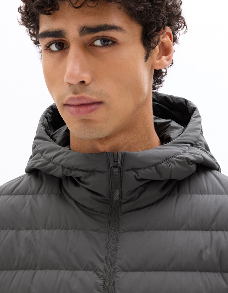 chaqueta ligera de plumón con capucha downwarm