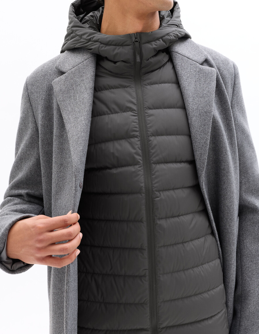 chaqueta ligera de plumón con capucha downwarm