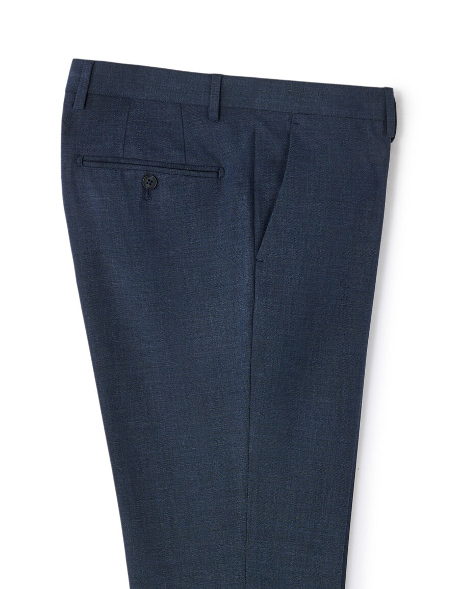 pantalones de traje ajustados y elásticos
