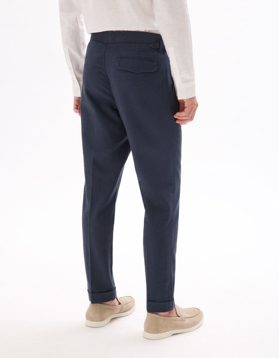pantalones chinos ajustados de algodón y lino