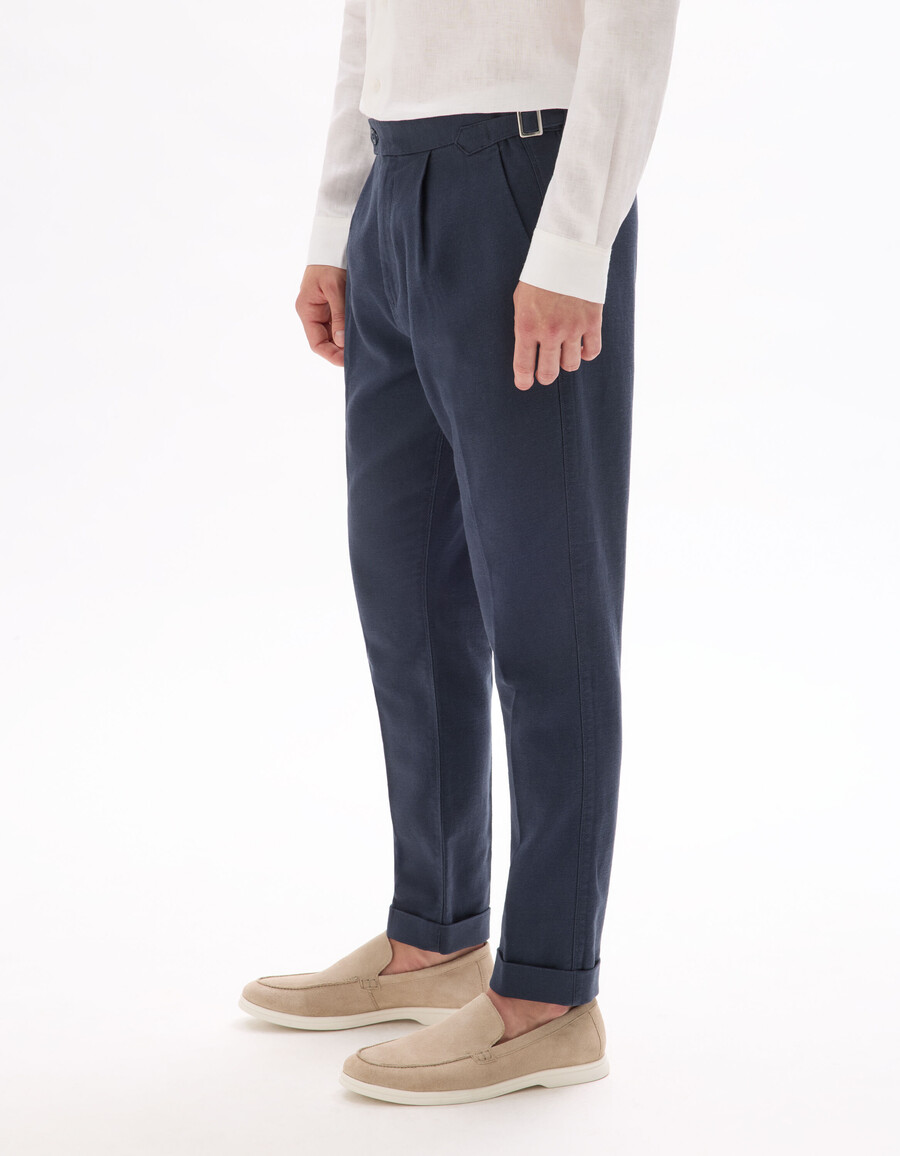 pantalones chinos ajustados de algodón y lino