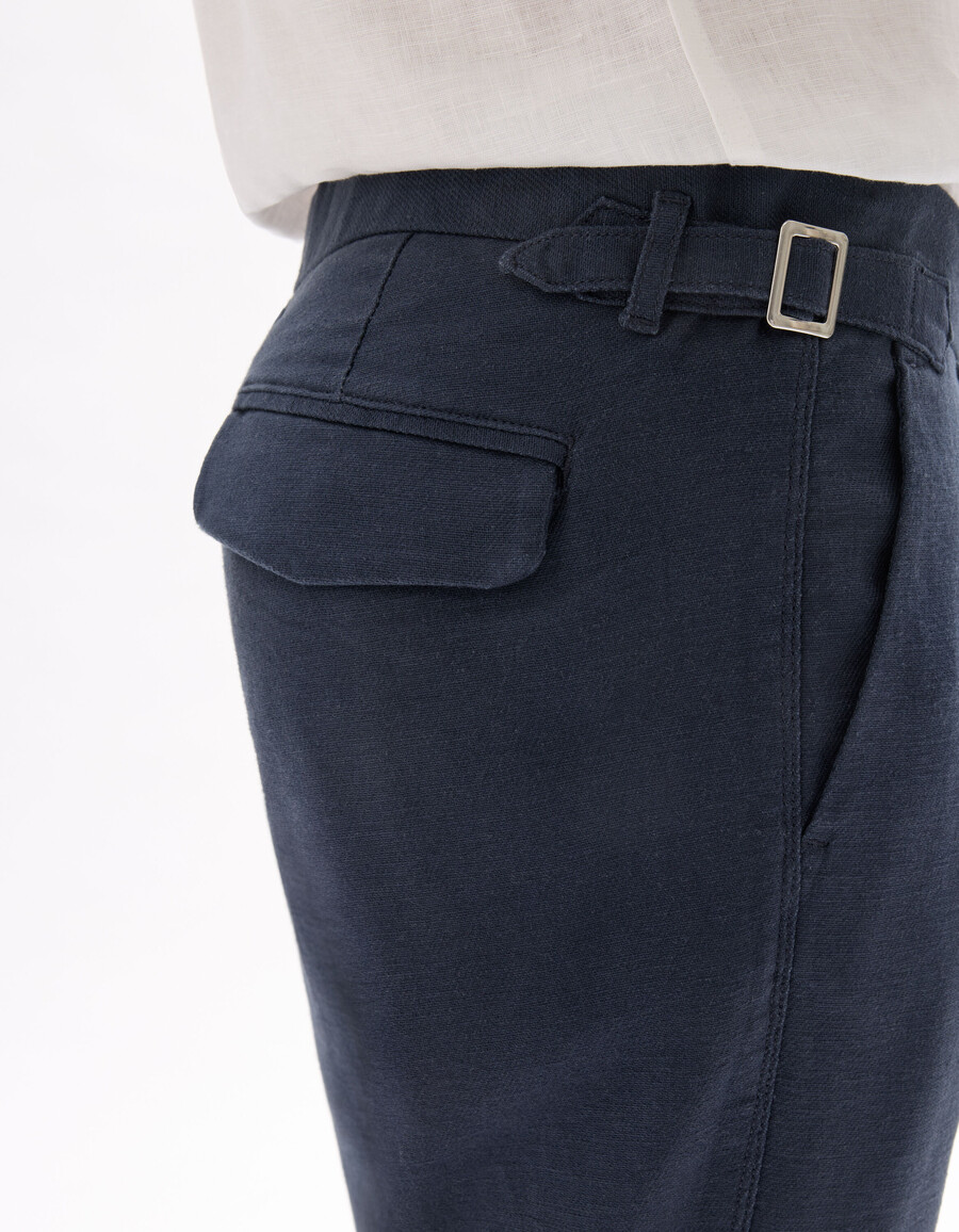 pantalones chinos ajustados de algodón y lino