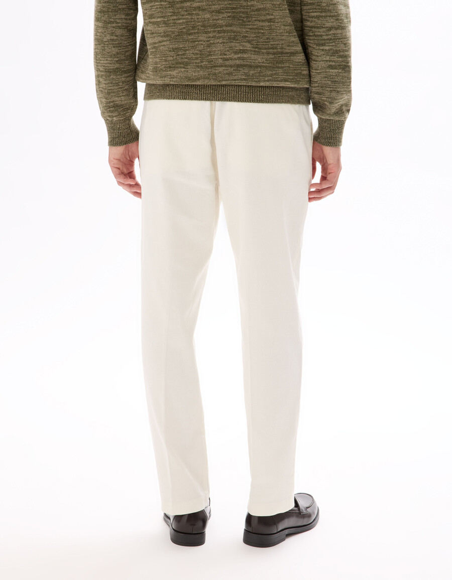 pantalones de algodón y lino elásticos de corte entallado