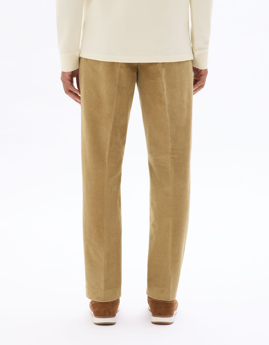 pantalones chinos rectos de terciopelo caramelo