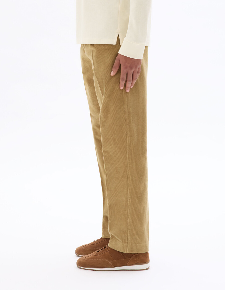 pantalones chinos rectos de terciopelo caramelo