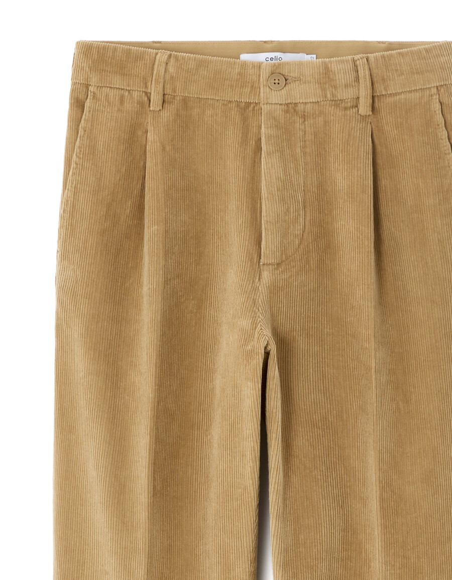 pantalones chinos rectos de terciopelo caramelo
