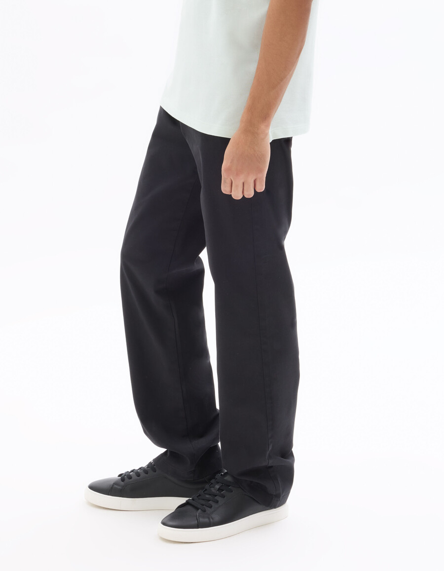 pantalones chinos negros de algodón elástico de corte recto