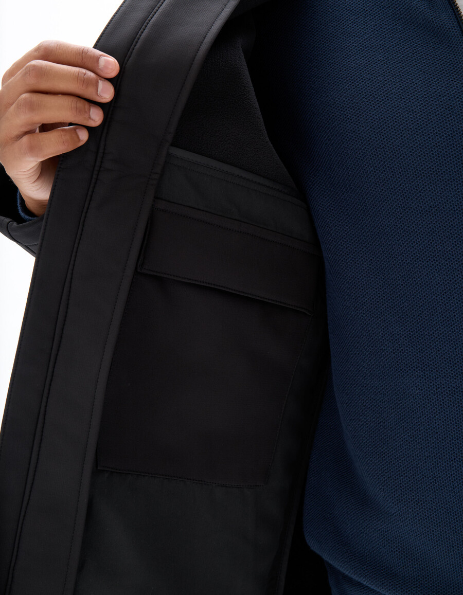 parka softshell con capucha