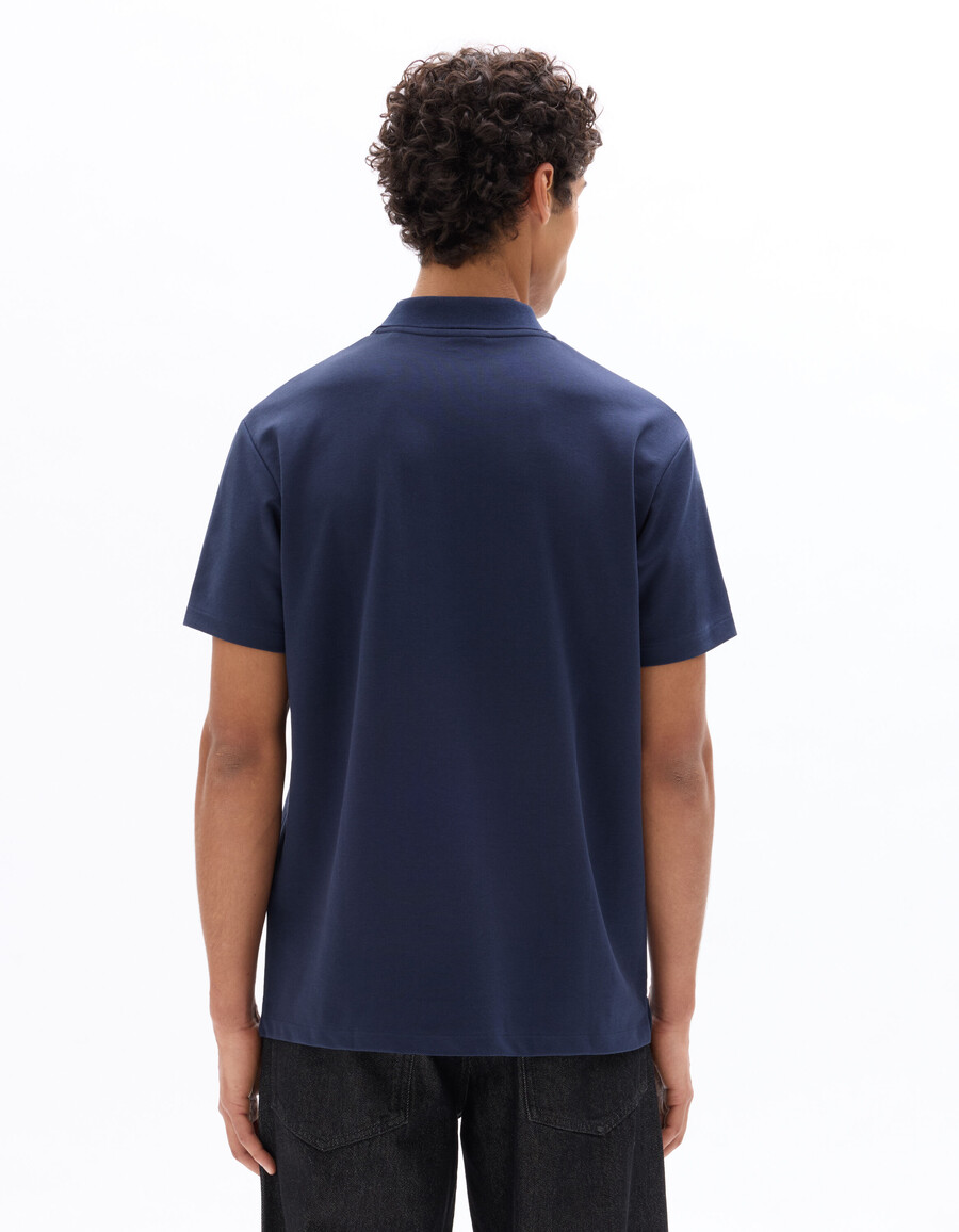 polo de corte regular con cuello cubano en mezcla de algodón