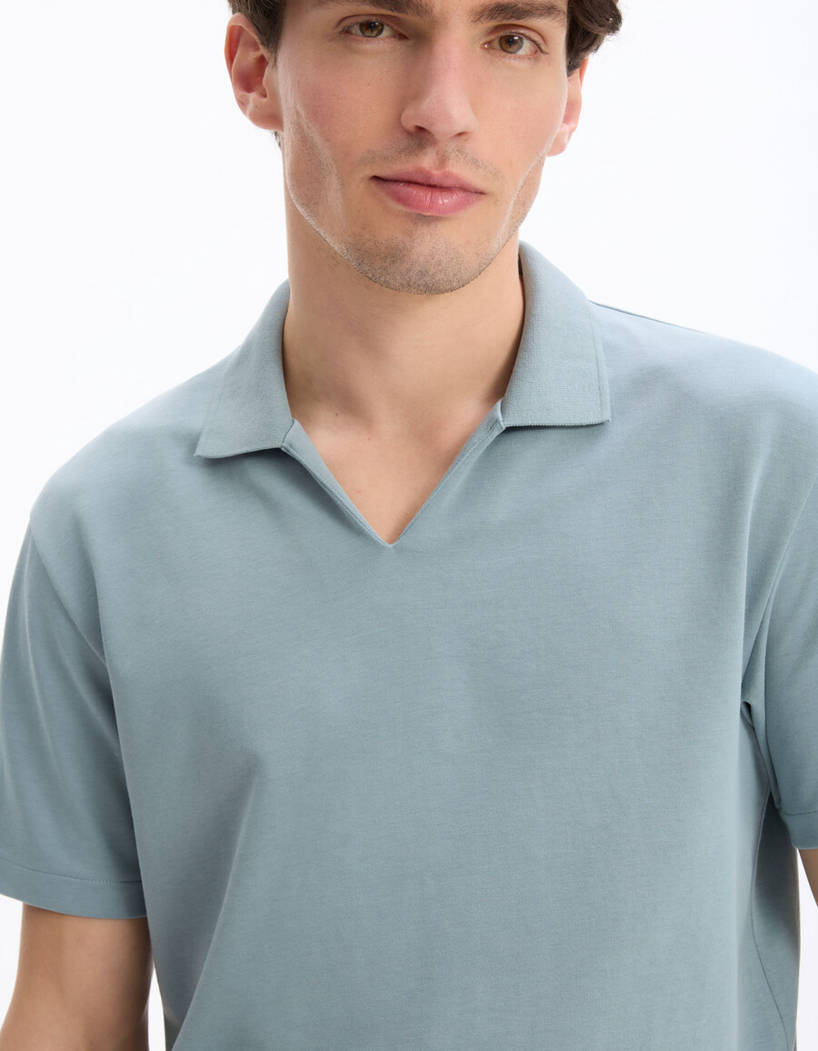 polo regular con cuello cubano en mezcla de algodón
