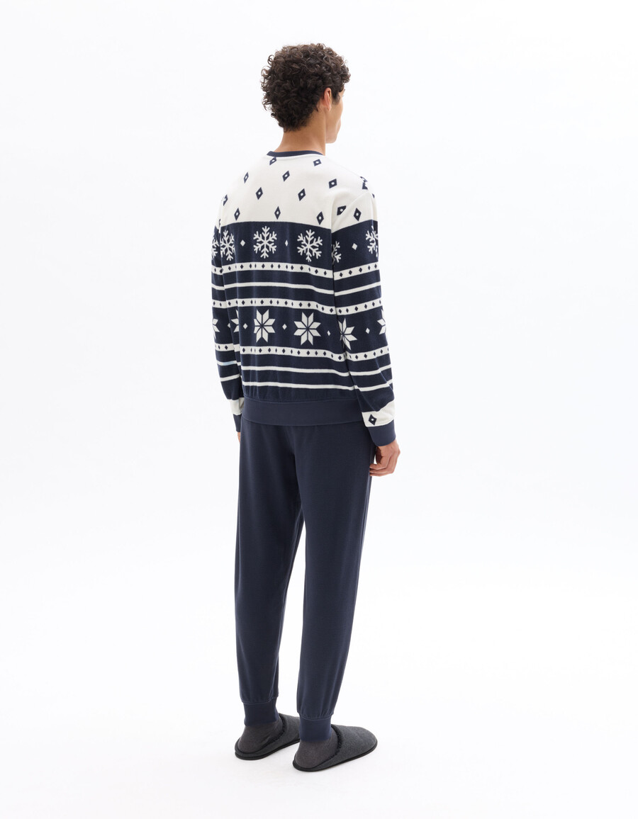pijama de polar con copos de nieve navideños de la marina