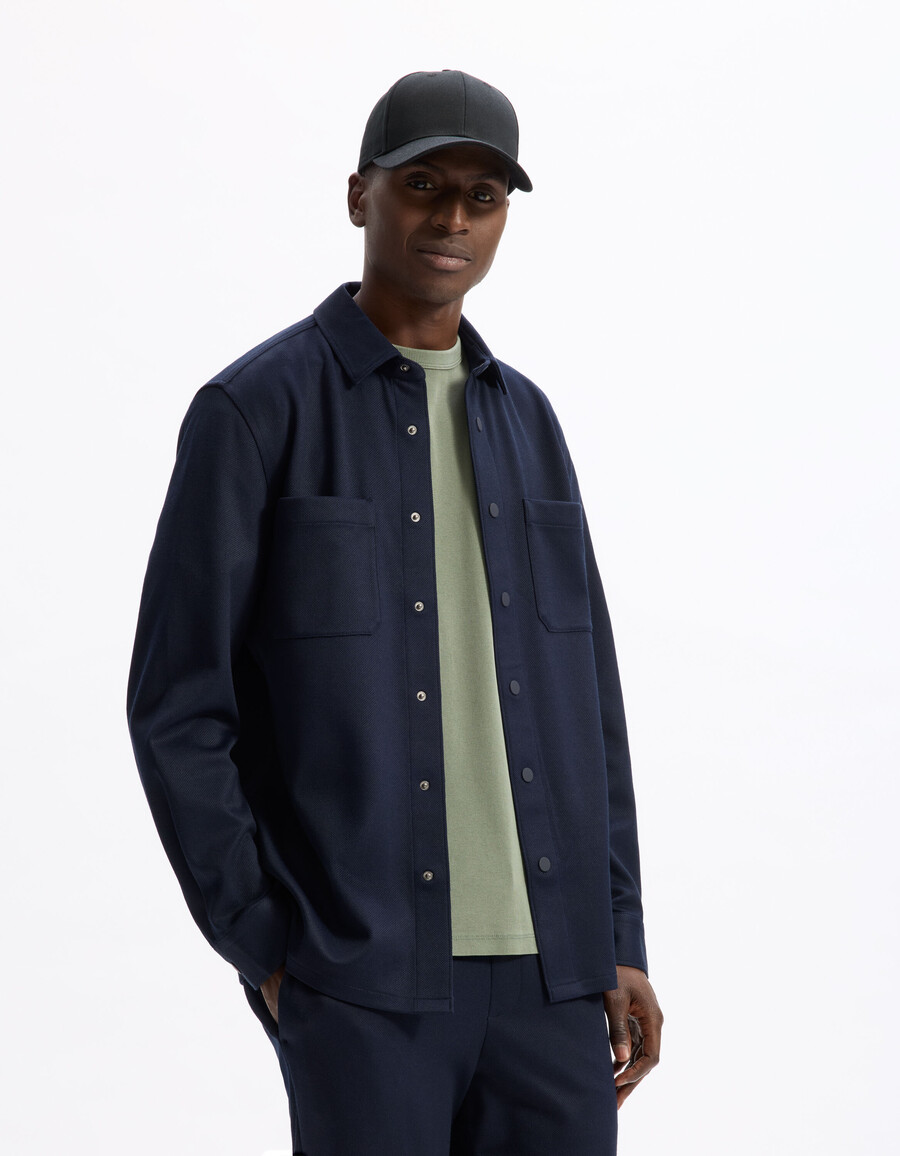 camisa texturizada de dos bolsillos