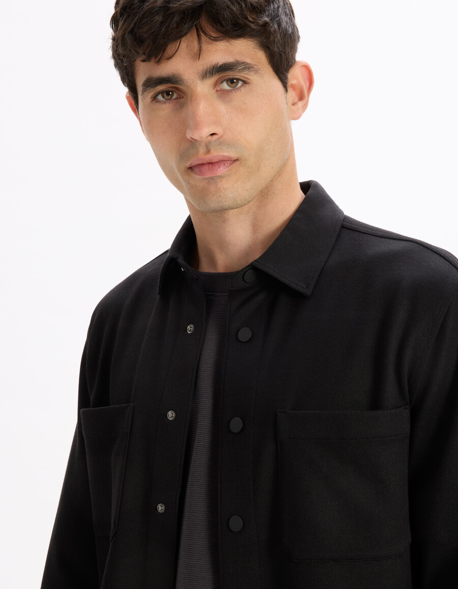 camisa texturizada de dos bolsillos