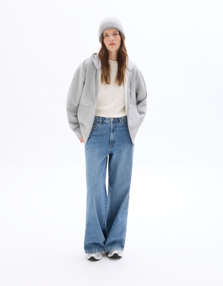 sudadera con capucha y cremallera de polar