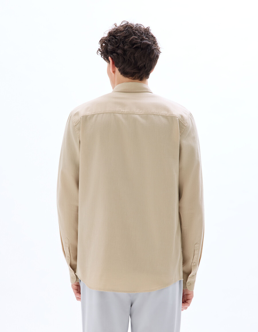 camisa de franela de corte regular