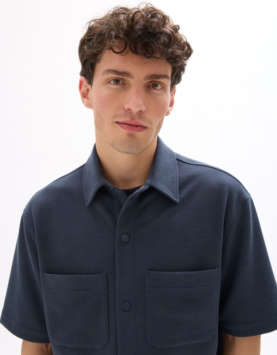 camisa azul marino grande