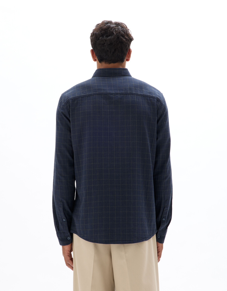 camisa de franela a cuadros de corte regular