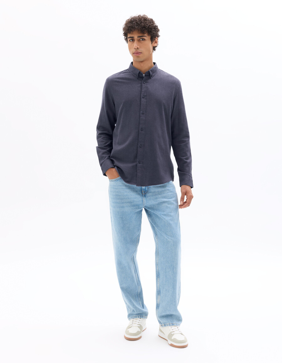 camisa de franela lisa de corte regular