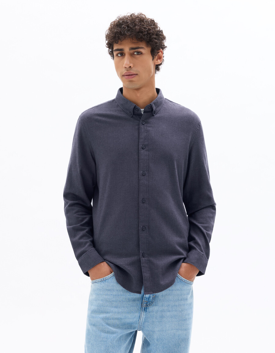 camisa de franela lisa de corte regular