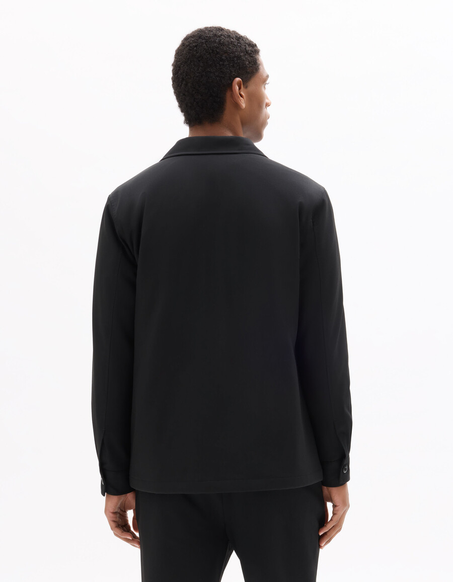 camisa negra con forro acolchado