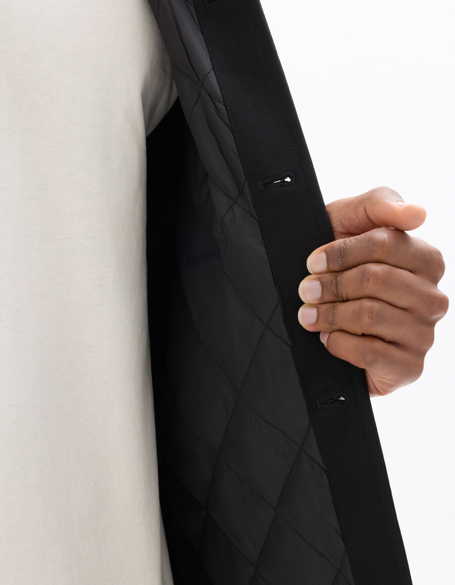 camisa negra con forro acolchado