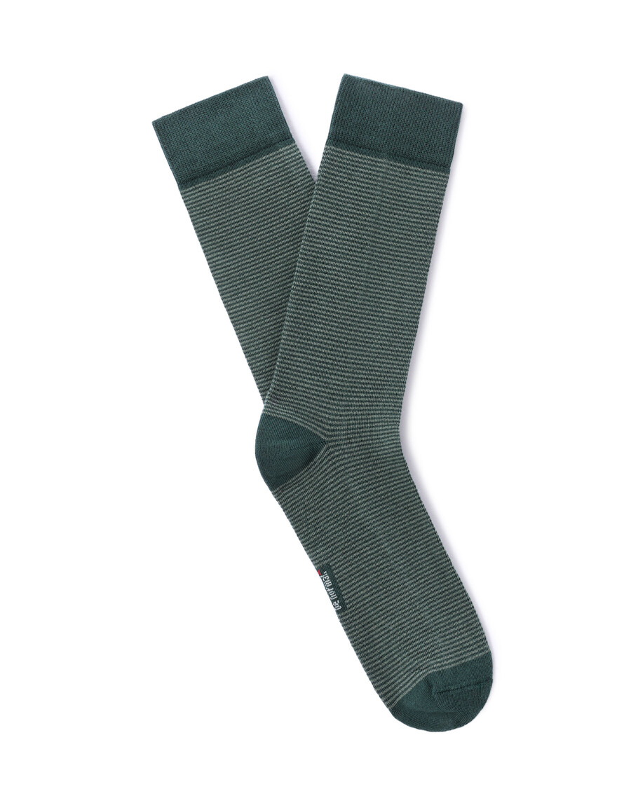 calcetines a rayas hasta la rodilla