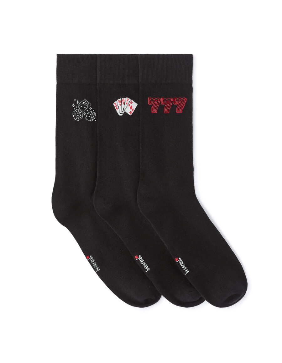 set de regalo de tres calcetines navideños negros de casino