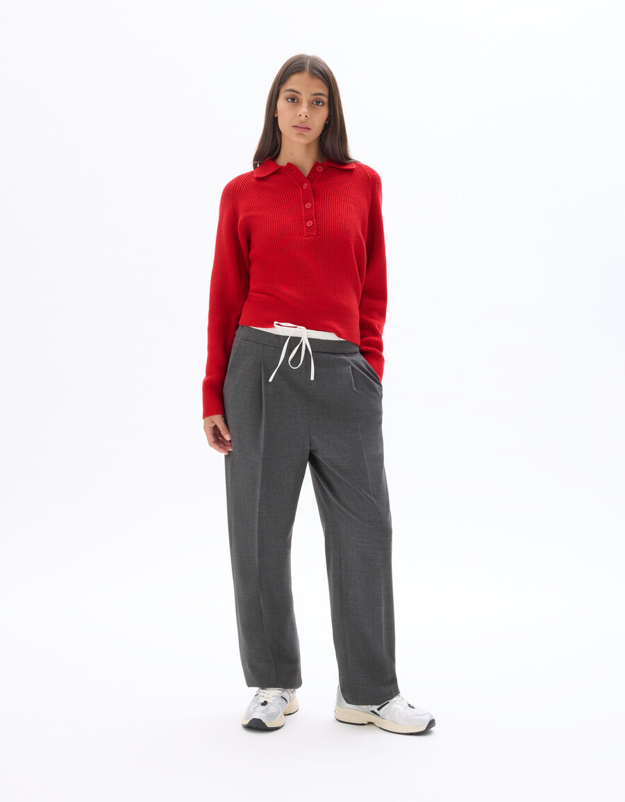 suéter de cuello polo de punto rojo