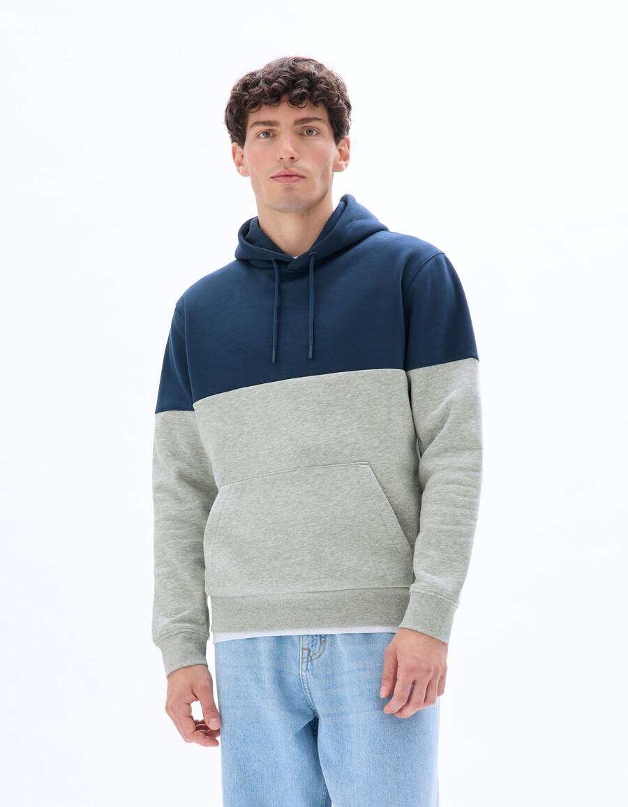 sudadera con capucha y bloques de color de corte regular