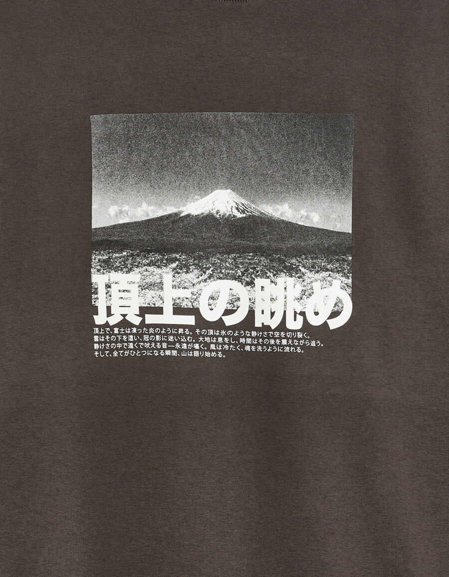 sudadera de cuello redondo y corte regular con estampado asiático
