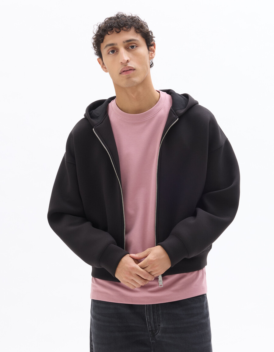 sudadera corta negra de gran tamaño