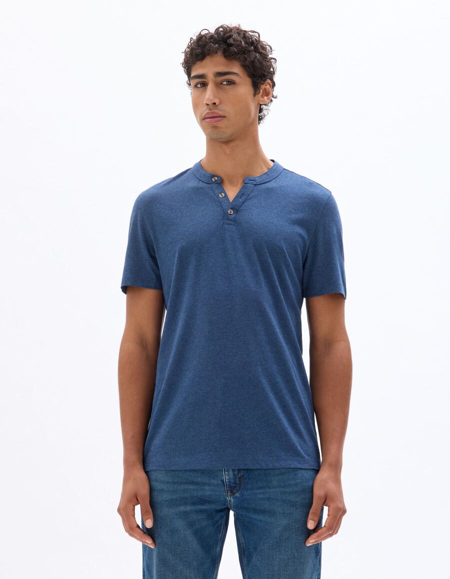camiseta henley de mezcla de algodón de corte regular