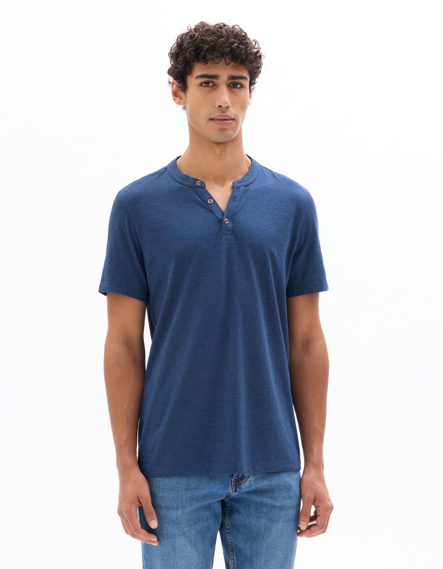 camiseta henley de mezcla de algodón de corte regular