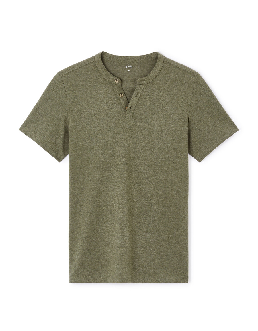 camiseta de mezcla de algodón con cuello henley y corte regular