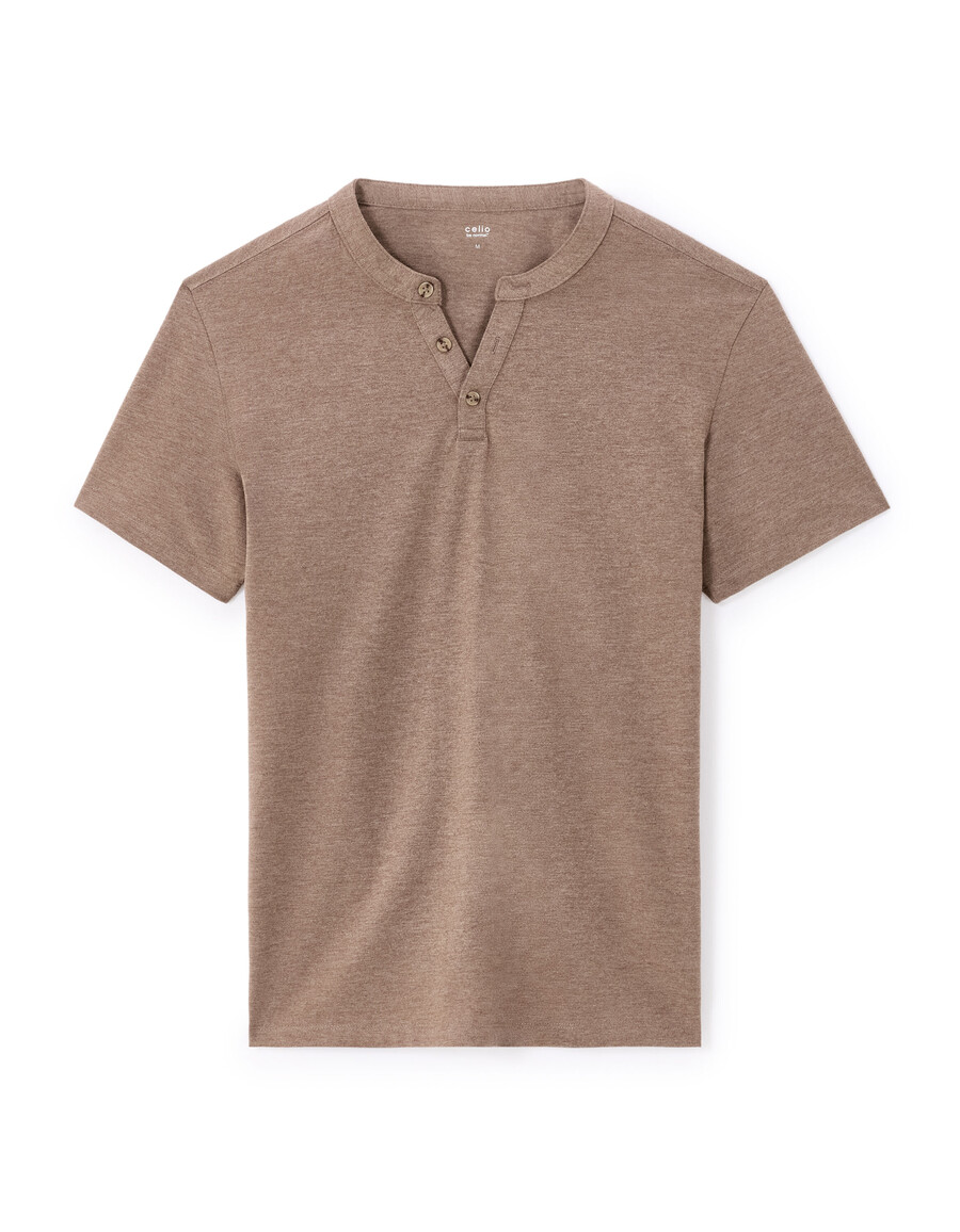 camiseta de mezcla de algodón con cuello henley y corte regular