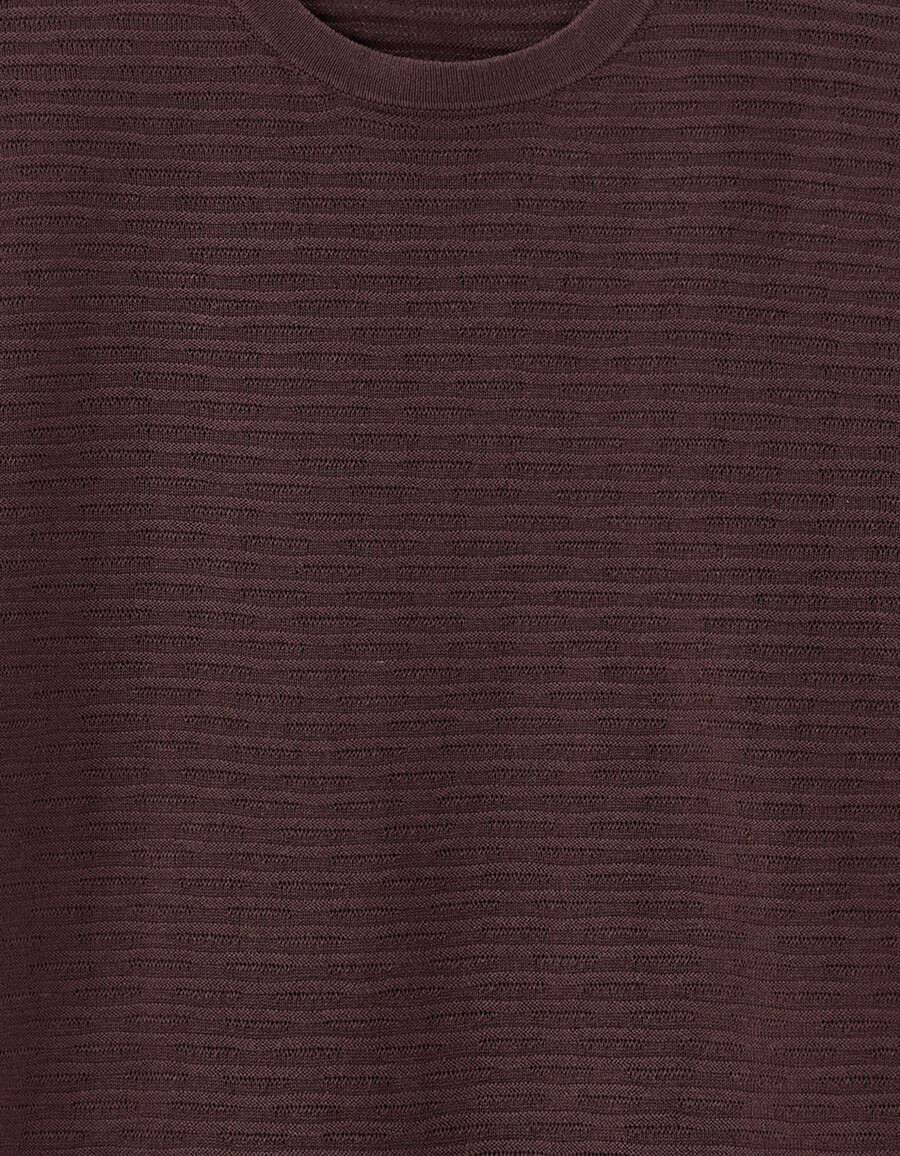 camiseta de punto abierto con cuello redondo y corte cuadrado